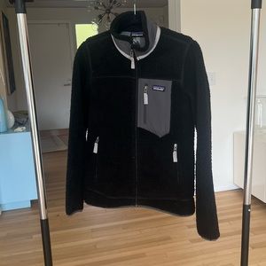 Patagonia Zip up Fleece in black.